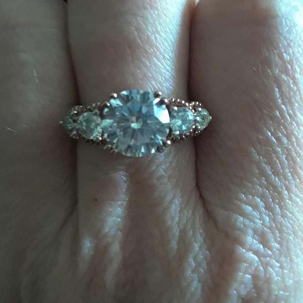 BELLA LUCA ROSE GOLD RING - Picture 5 of 8